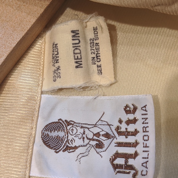 Vintage 70's white and yellow renaissance pattern disco shirt - Picture 4 of 11